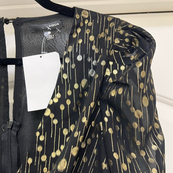 NWT Aqua Foiled Peplum V-Neck Blouse - Picture 8 of 11